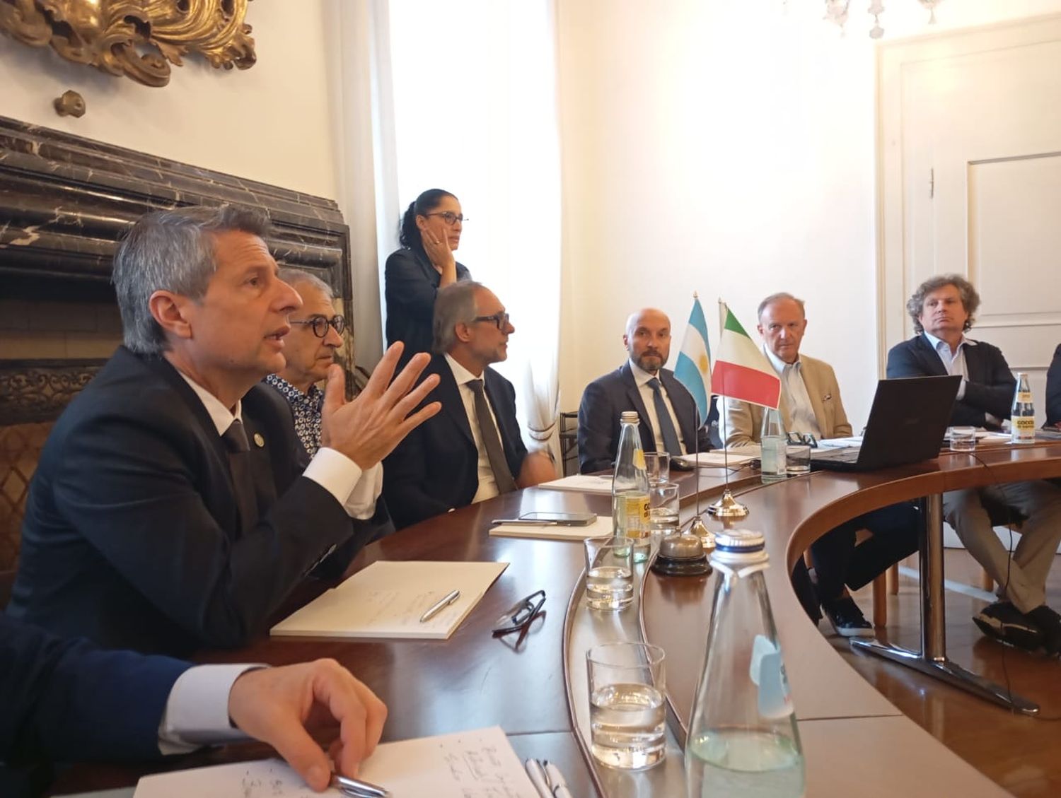 Bernarte en Italia: se reunió con empresarios de Udine y visitó laboratorios de la industria 4.0