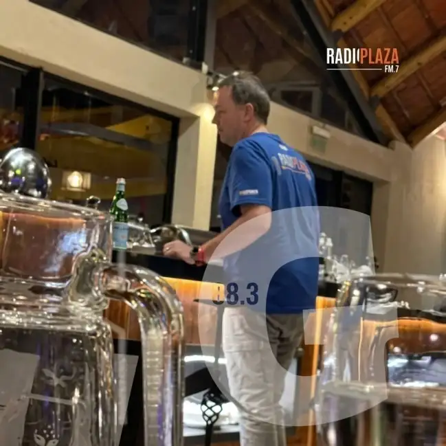 Manuel Adorni visitó Gualeguaychú y se hospedó en un exclusivo "All Inclusive" junto a su familia