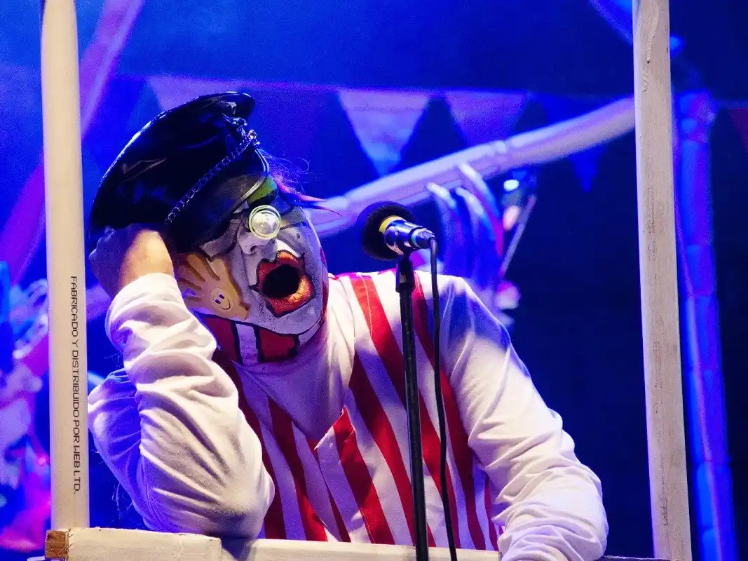 La murga uruguaya "Falta la Papa" llega a Concordia tras su consagración en Paysandú