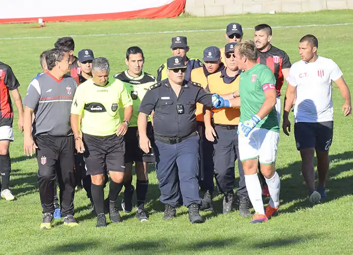 Clásico suspendido por una agresión