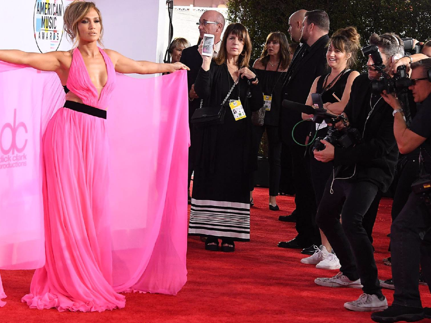 Los looks de la alfombra roja de los American Music Awards