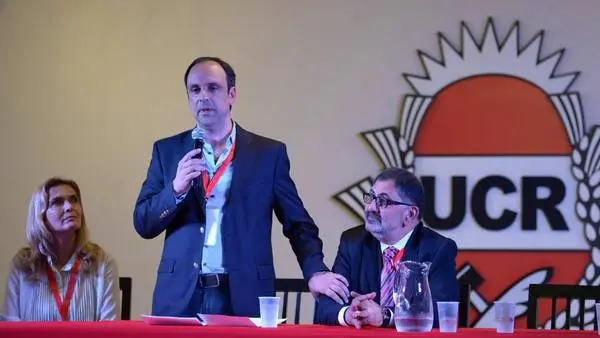 Bicentenario de la Independencia: Radicales debaten desafíos del futuro