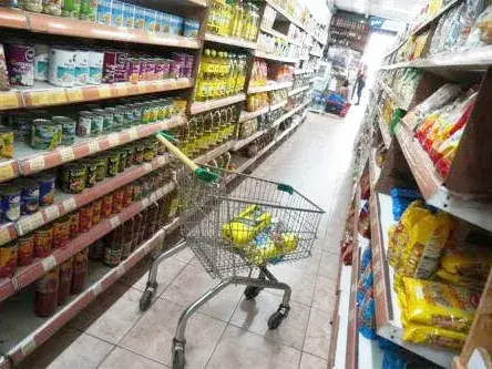 El consumo de los hogares en bienes y servicios finales creció un 2 % en julio