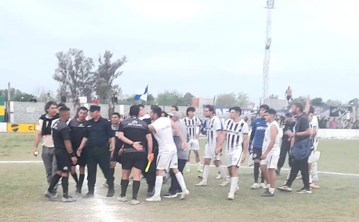 Este es el momento culminante del partido en donde inclusive quienes tuvieron a cargo la seguridad del partido tuvieron que hacer declaraciones ante el Tribunal de Penas.