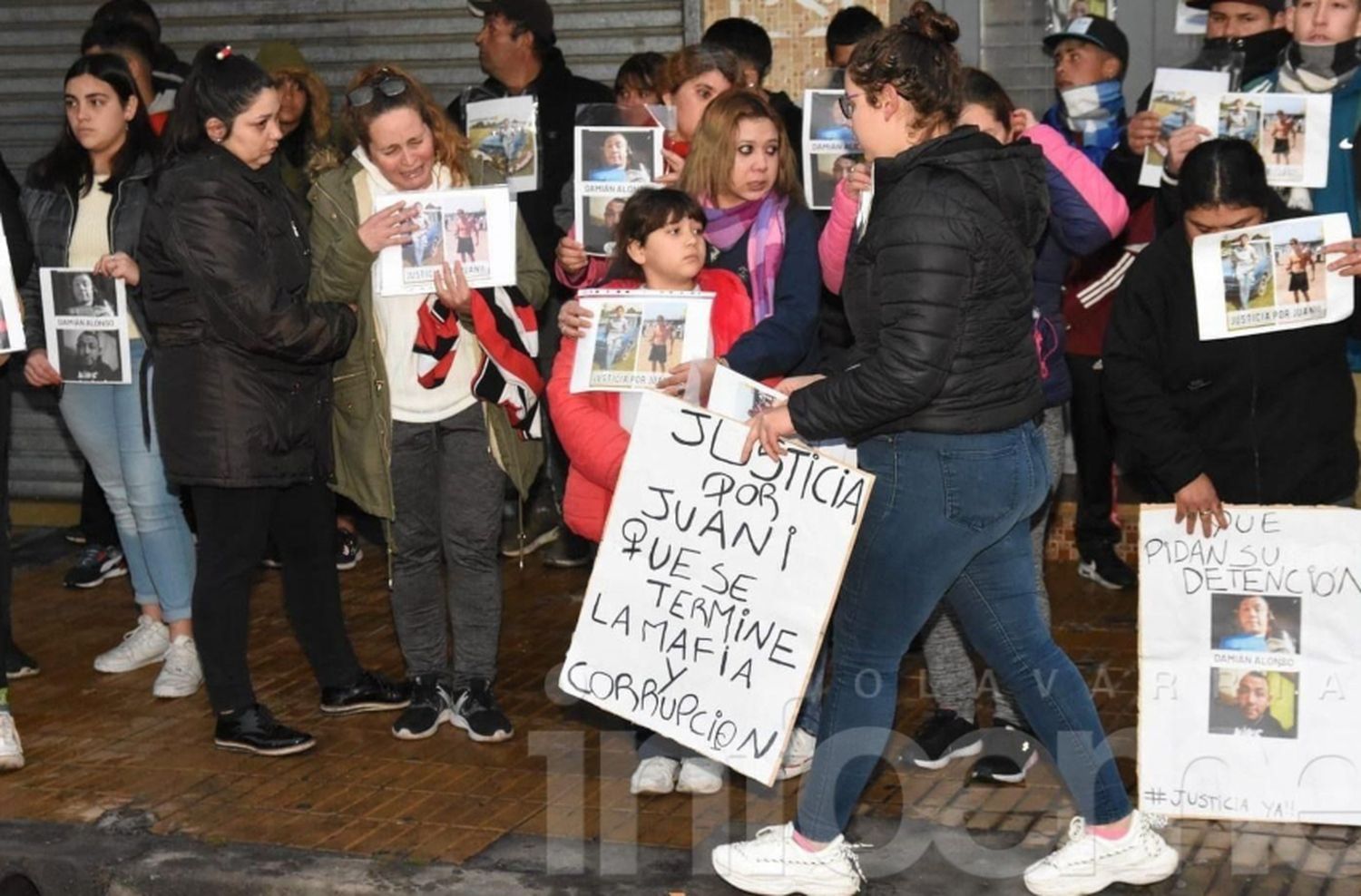 Familiares de “Juani” Agapito en las puertas de Fomento: “Queremos que vaya preso ese asesino”