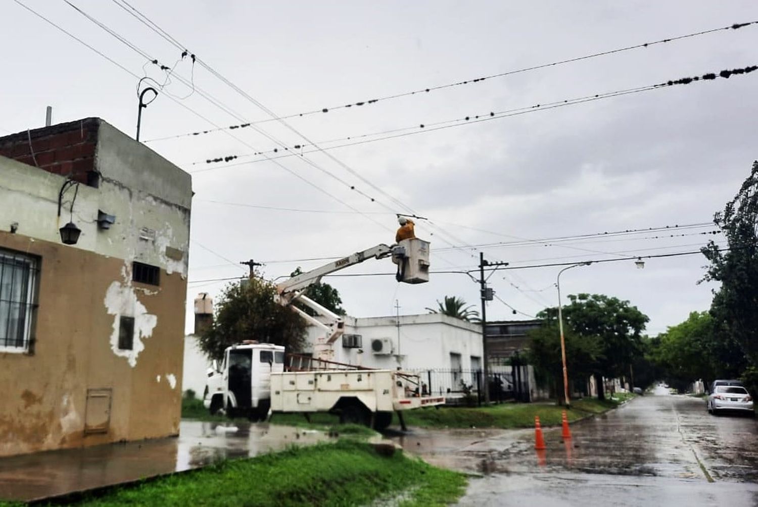 Temporal de lluvia: Coopser asiste reclamos por el suministro eléctrico