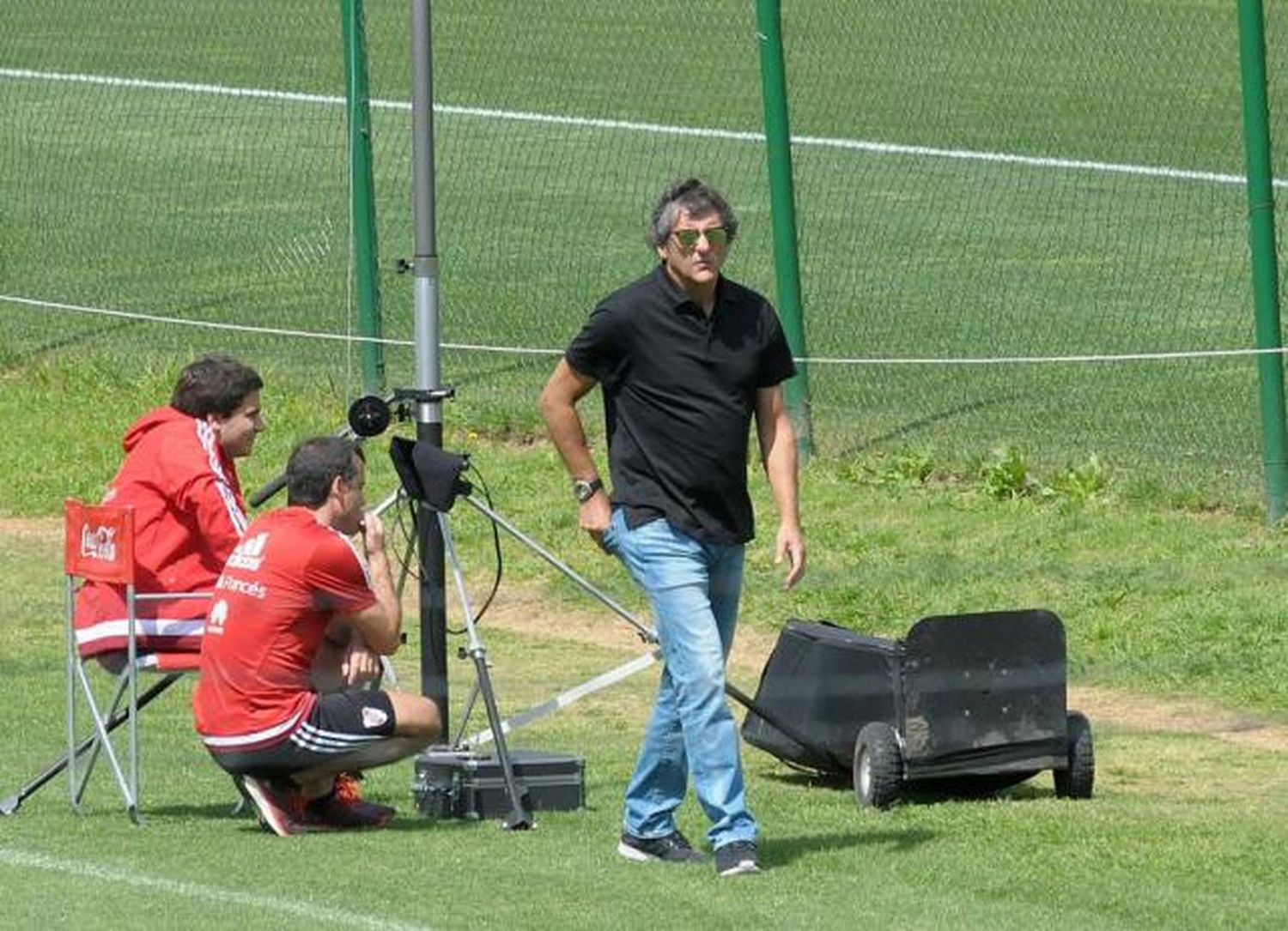 Francescoli "bajó la guardia" y volvió a ir a Ezeiza para aclarar algunos dichos