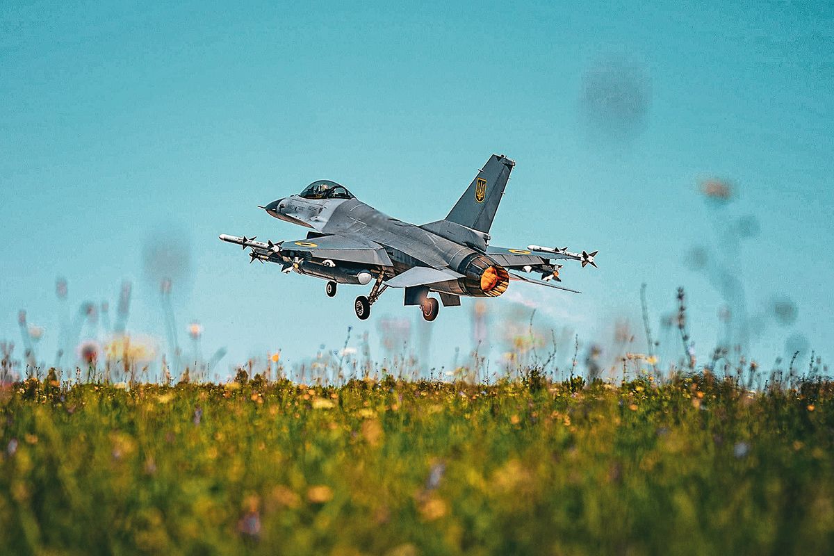 Ucrania agiliza el entrenamiento de los pilotos del F-16.