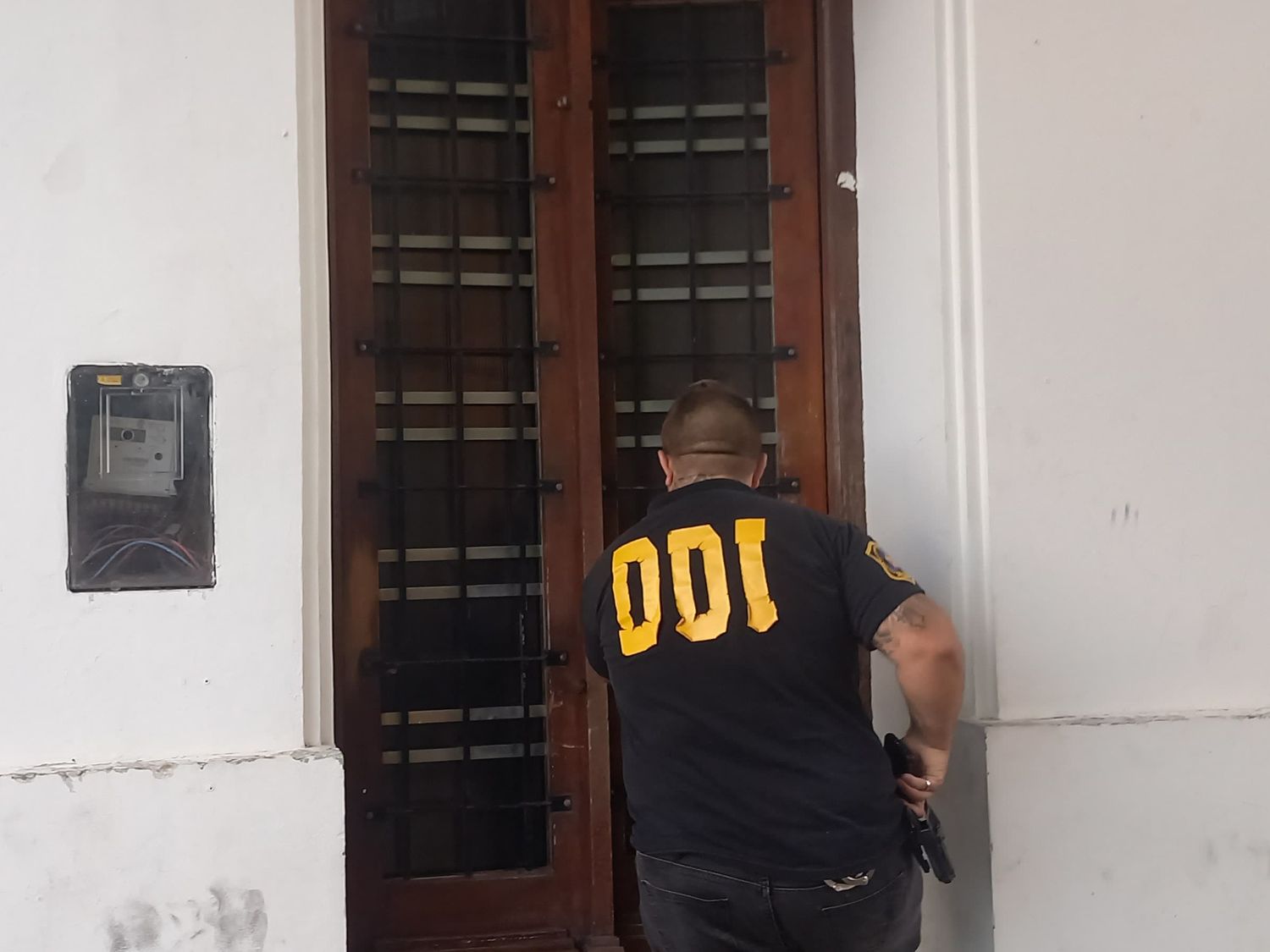 El acusado de abuso fue detenido por la DDI y declaraba en Fiscalía.