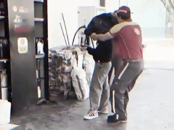 Repudio por un video de una estación de servicio que simuló el secuestro de una mujer