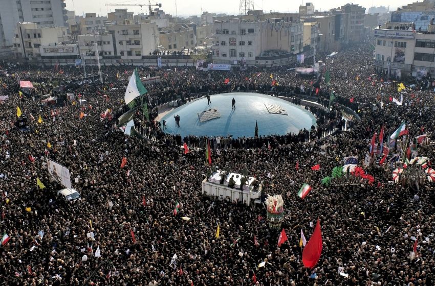 Al menos 35 muertos en una estampida durante el funeral de Soleimani