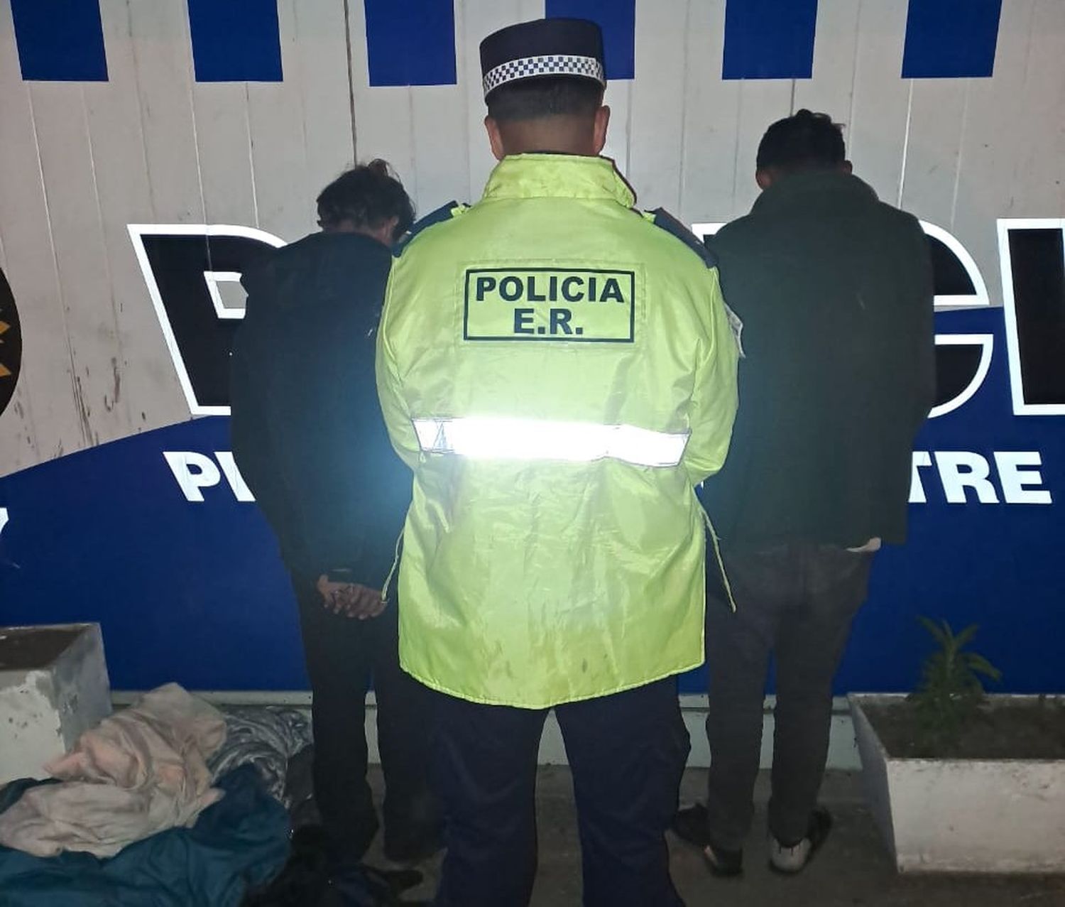 Dos hombres quedaron con preventiva por intentar robar un stereo delante de la Policía