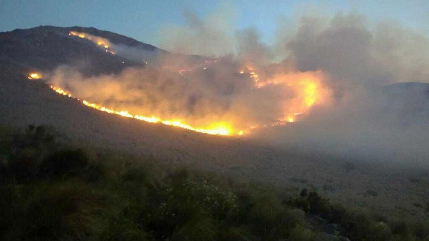 Controlaron las llamas en el norte de Córdoba, pero se desataron más en el sur