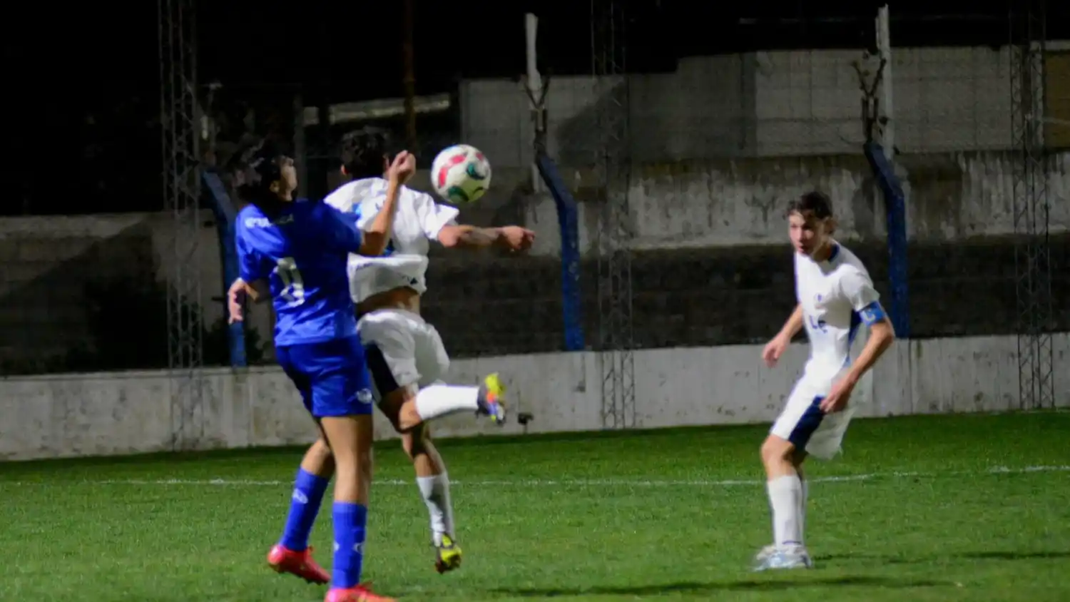 La sub 15 juega en Necochea.