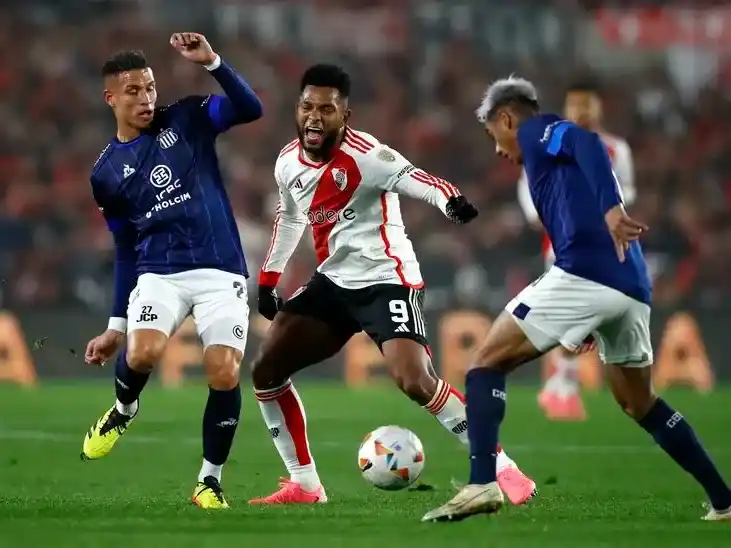 River y Talleres buscan quedarse con el primer título oficial del año.