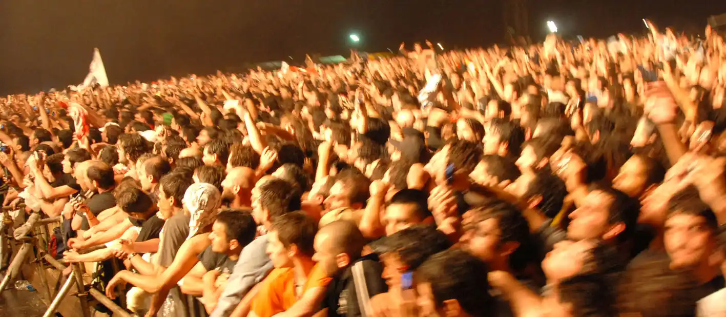 "El pogo más grande del mundo": se estrenó un nuevo video del show del "Indio" en Tandil