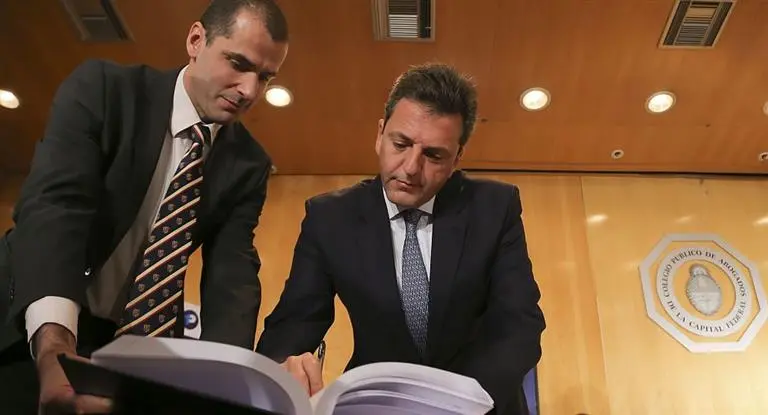 massa pide sesión especial en Diputados para que se trate la eliminación de los fueros a sus legisladores y a Massot