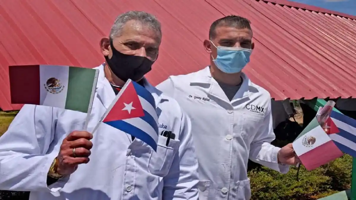 ¡QUE SE VEAN EN EL ESPEJO de Venezuela! Contratación de médicos cubanos causa revuelo en México