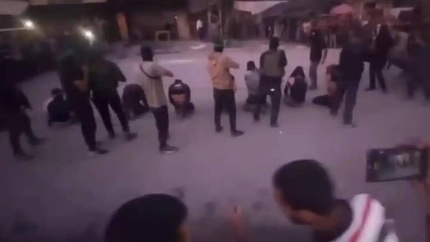 Milicianos de Hamas ejecutan a miembros de clanes rivales (Foto: Cortesía/Ynet)