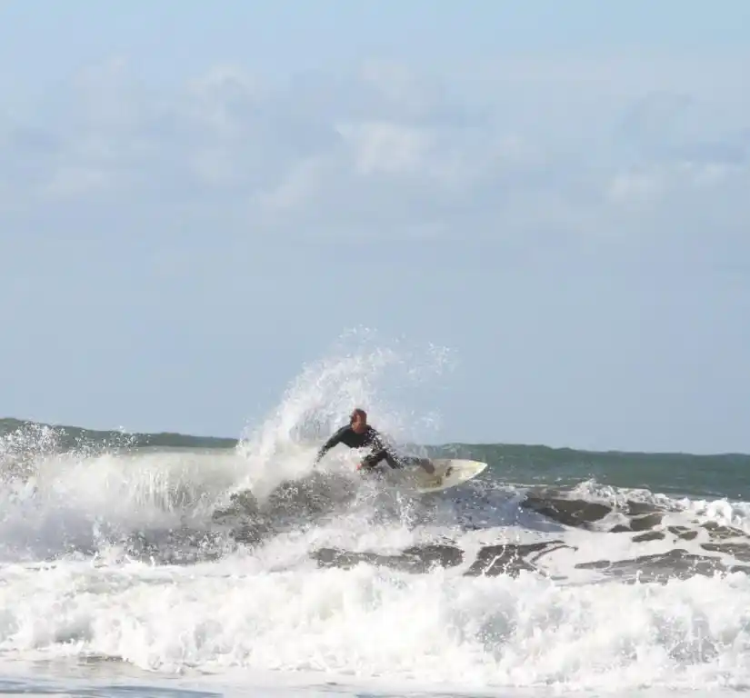Se realizó el octavo Abierto de Surf en las playas de Claromecó