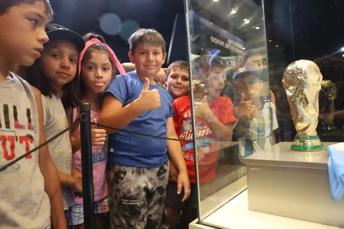 La Copa del Mundo comenzó su recorrido por la ciudad de Santa Fe