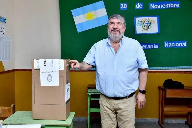 Mayans: “Hay que respetar lo que 
dice el pueblo argentino en las urnas”