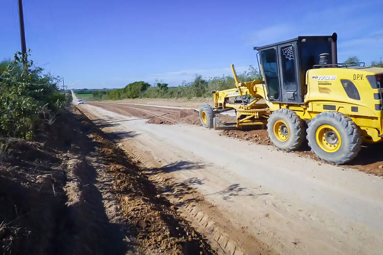 Trabajo conjunto para contar con caminos y calles en buen estado