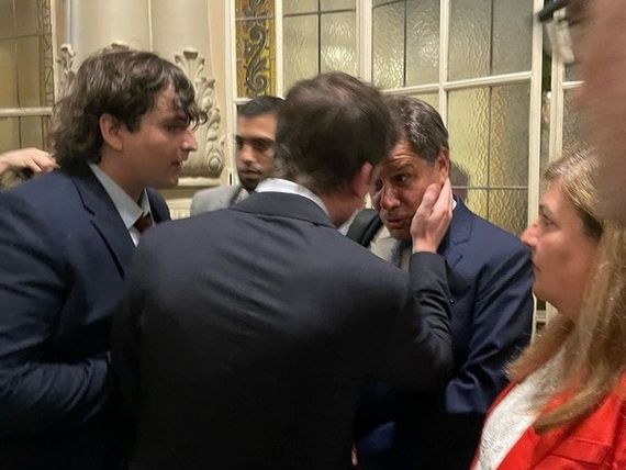 La justicia abrió una investigación contra Santiago Caputo por el cruce con Facundo Manes