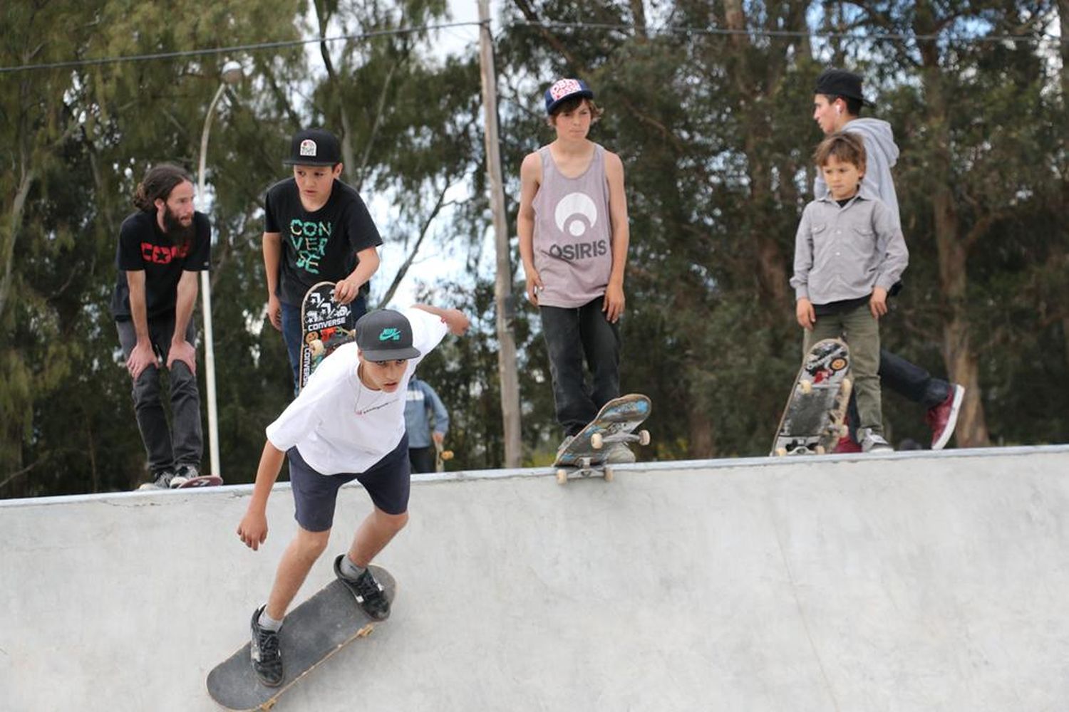 Se presentó la nueva pista de skate con una exhibición de destreza