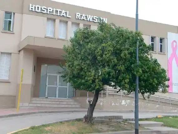 "Mordió un cohete pensando que era una bolita": el drama del nene internado por una explosión en su rostro