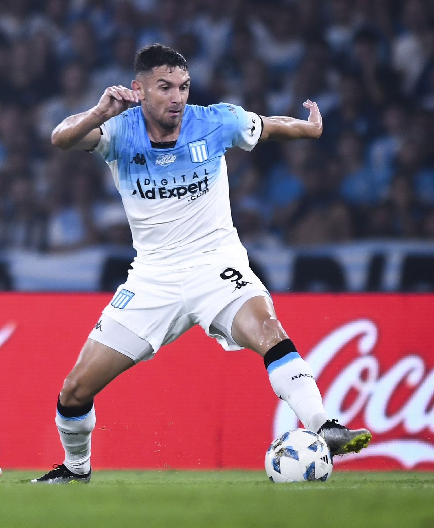 Racing sabe que no debe seguir perdiendo terreno