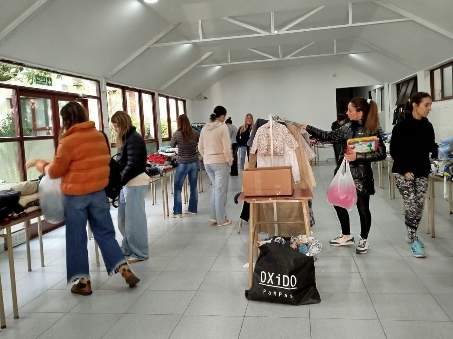Estudiantes de San Ignacio promueven la moda circular para viajar aprendiendo