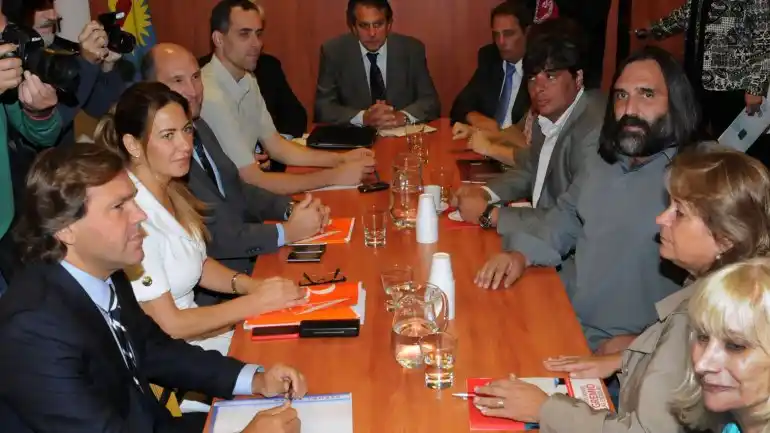 Conflicto docente: 15 días sin clases y reunión clave para frenar los paros