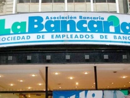 El gremio bancario acordó un nuevo aumento y el salario inicial roza los $2 millones