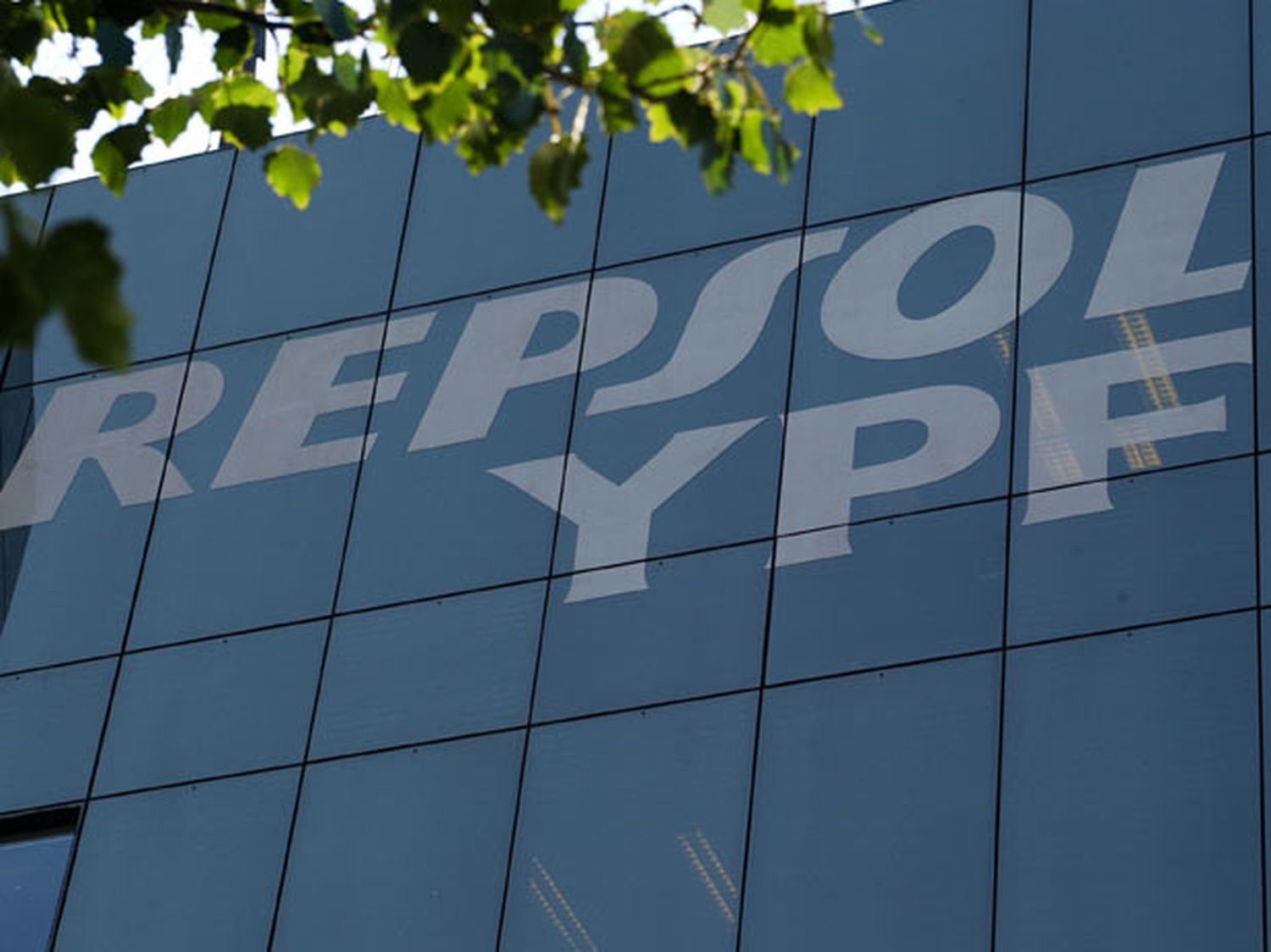 Principio de Acuerdo entre Argentina y España por la expropiación de YPF