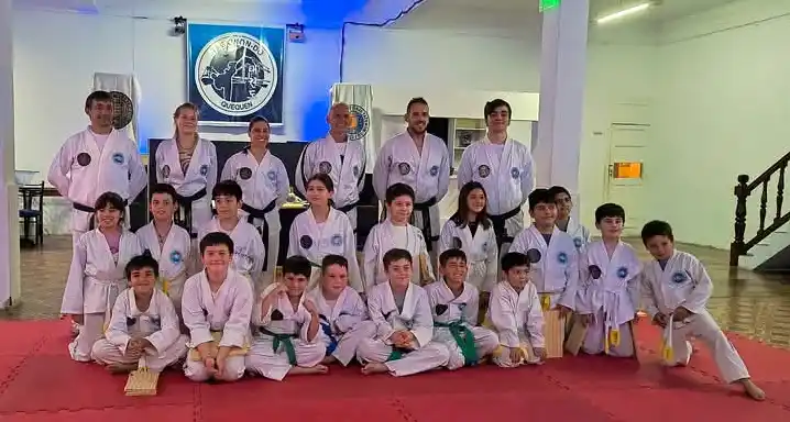 Grupo. De los exámenes participaron 43 taekwondistas