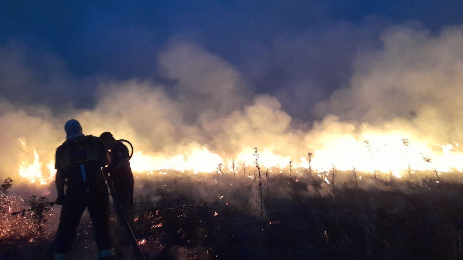 Impactante incendio en Batán por las altas temperaturas