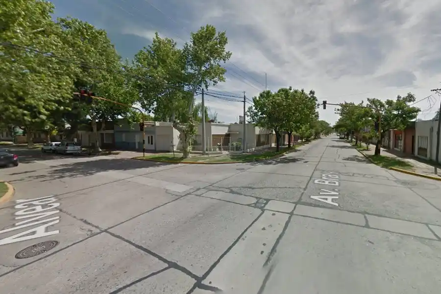 Choque en cadena en un semáforo de Av. Brasil: fueron cuatro los involucrados