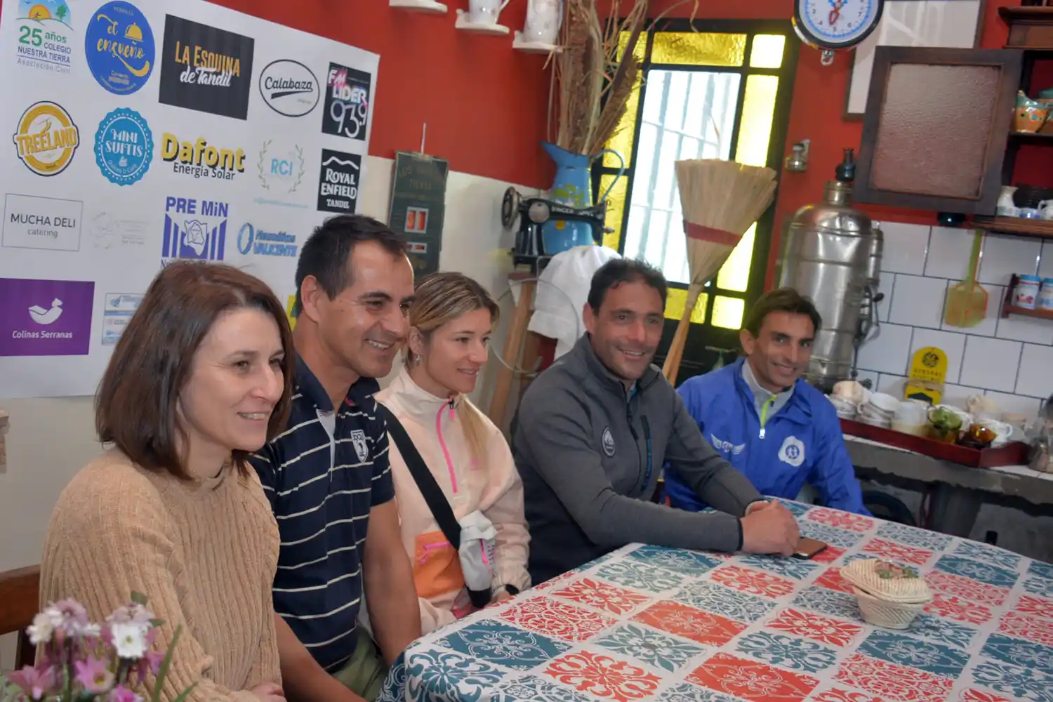Alberta Bidegain, Marcelo Roa, Luján Urrutia, Julián Peralta y Sergio Hoffman.