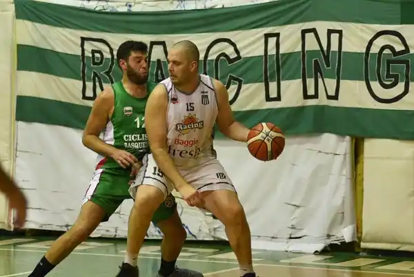 Racing, a todo o nada frente a un duro Ciclista