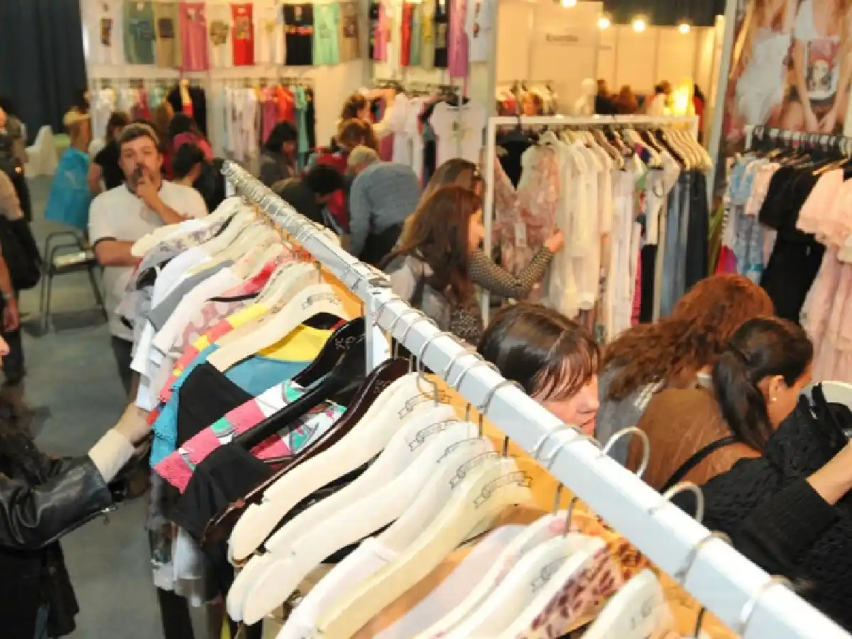 Legisladores piden que se reglamente la “Ley de Talles” en Córdoba