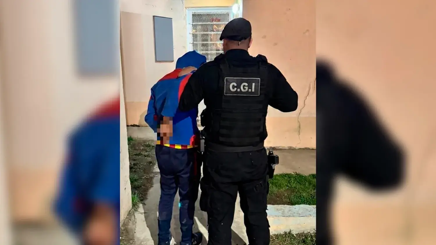 Aprehendieron a un joven por amenazar con una pistola de balines e intentar huir de la policía