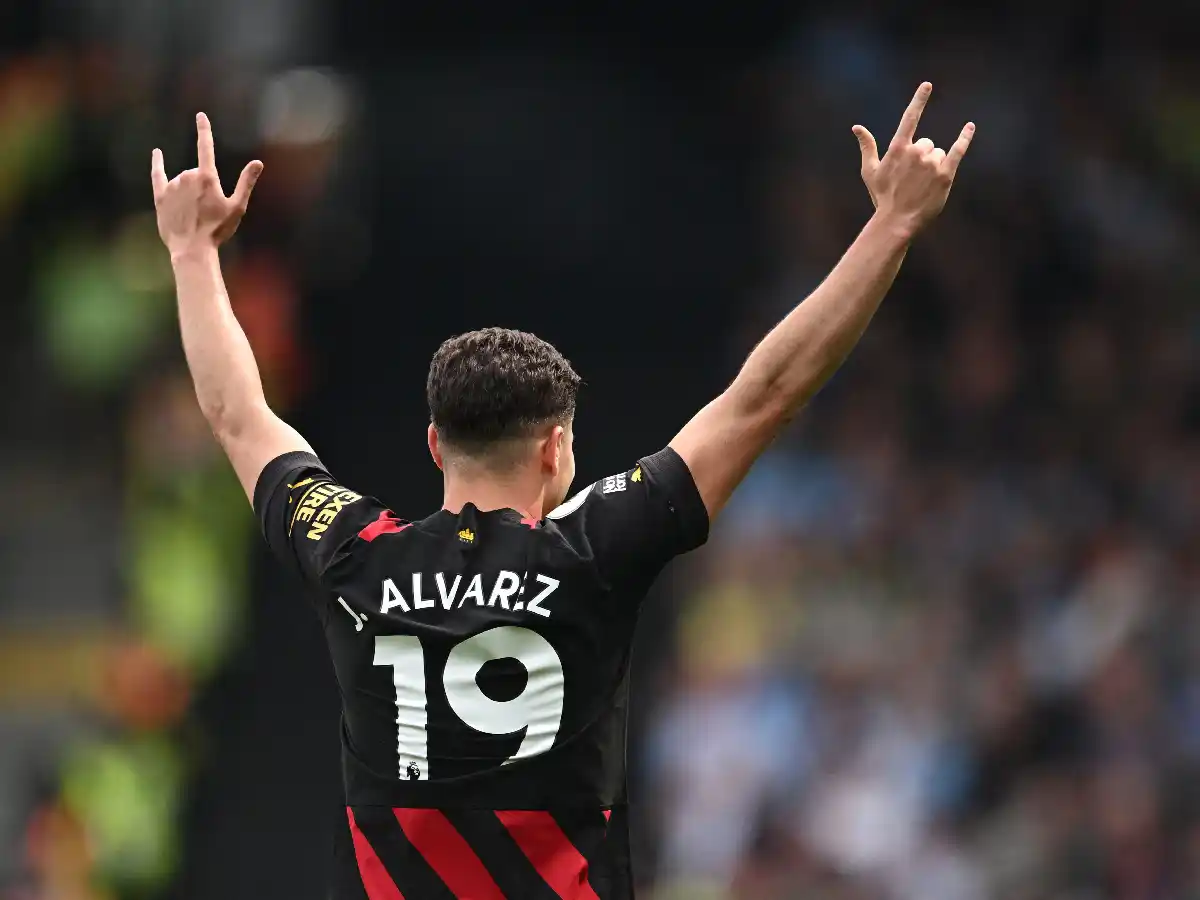 Golazo de Julián Álvarez en el triunfo del City 