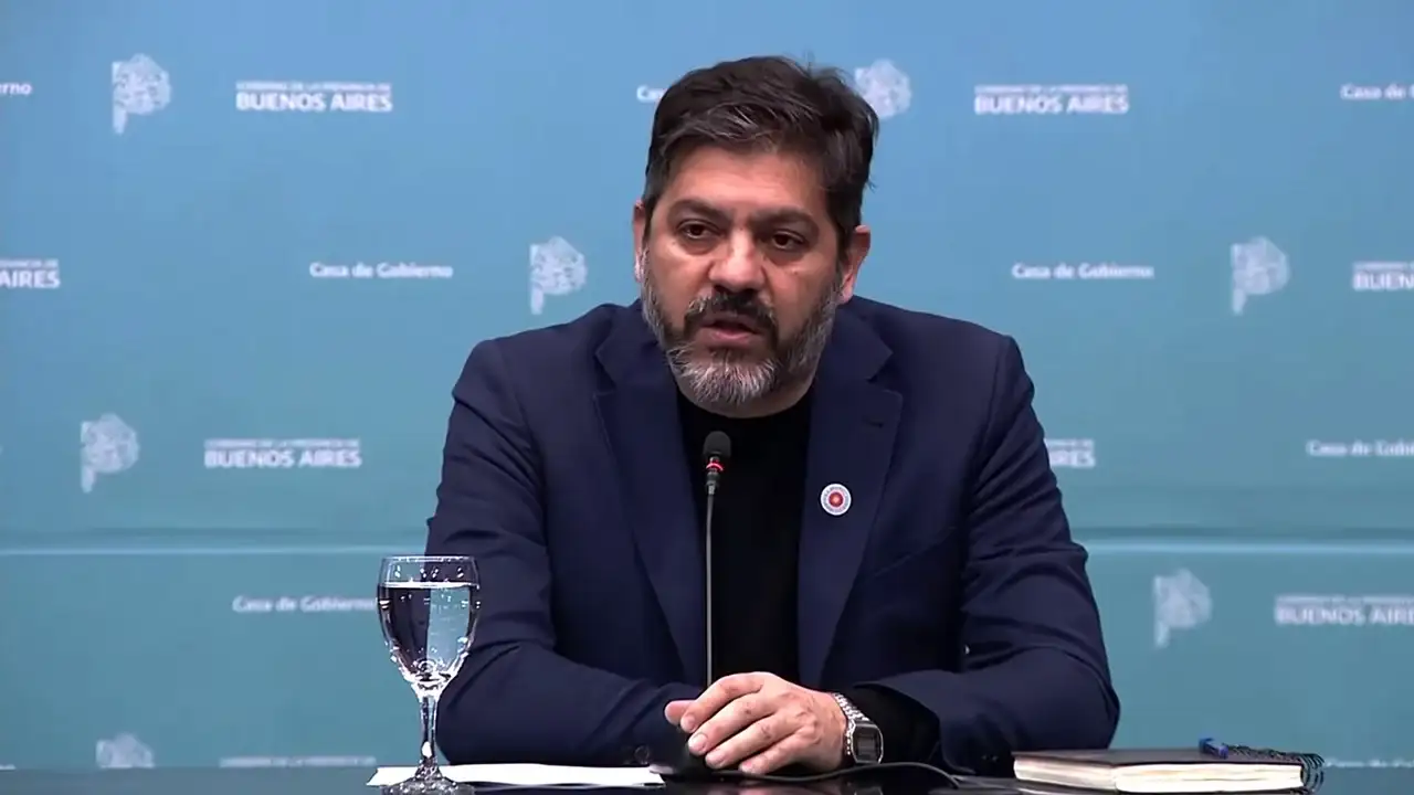 Carlos Bianco en conferencia de prensa.