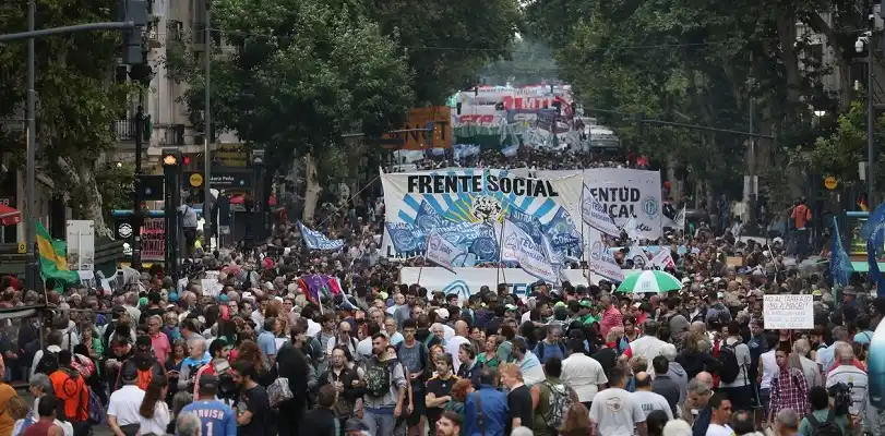 Se replicaron las marchas contra el tarifazo en distintos puntos del país