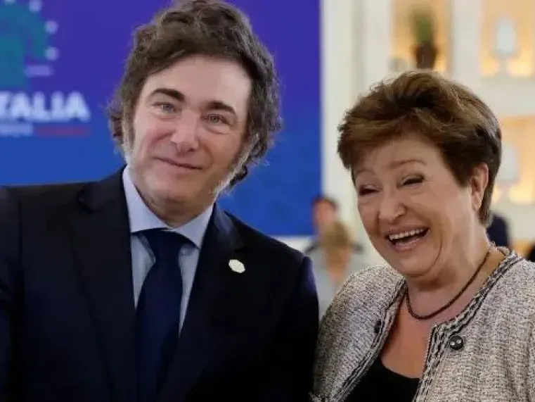 El Gobierno oficializó el DNU con un nuevo acuerdo con el FMI