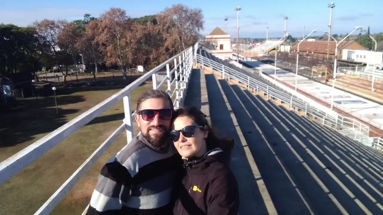 Viajan de Ushuaia a Alaska y pasaron unos días por Gualeguaychú 