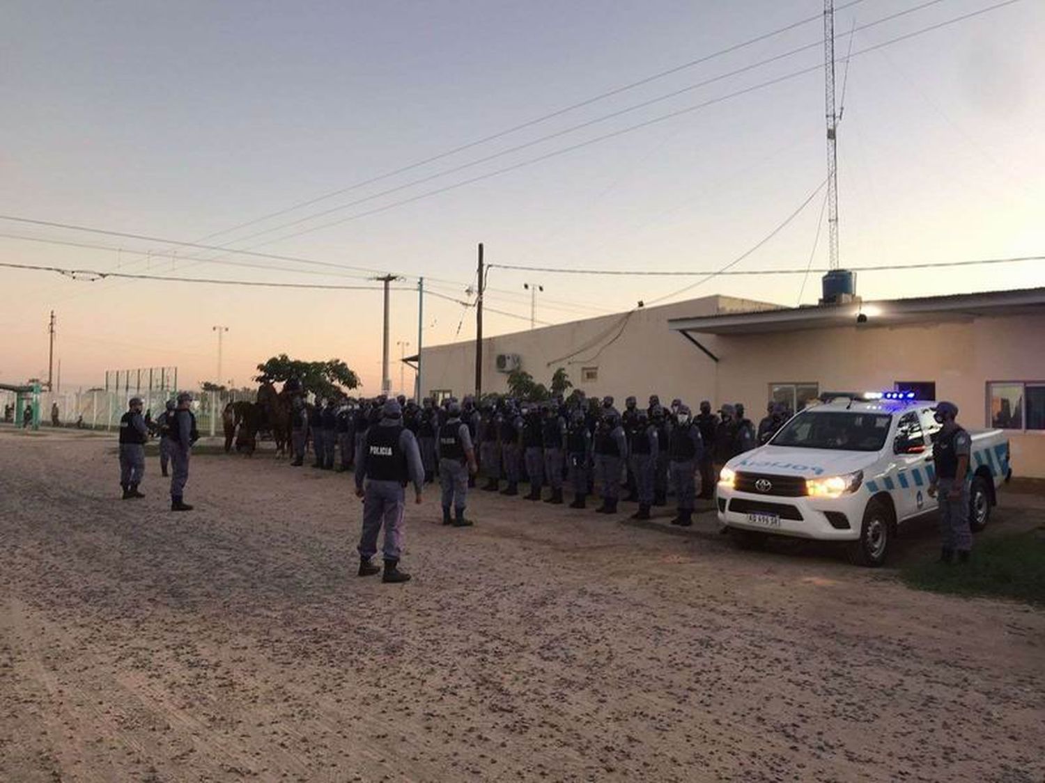 La Policía realizó un operativo de
prevención en barrios de la ciudad