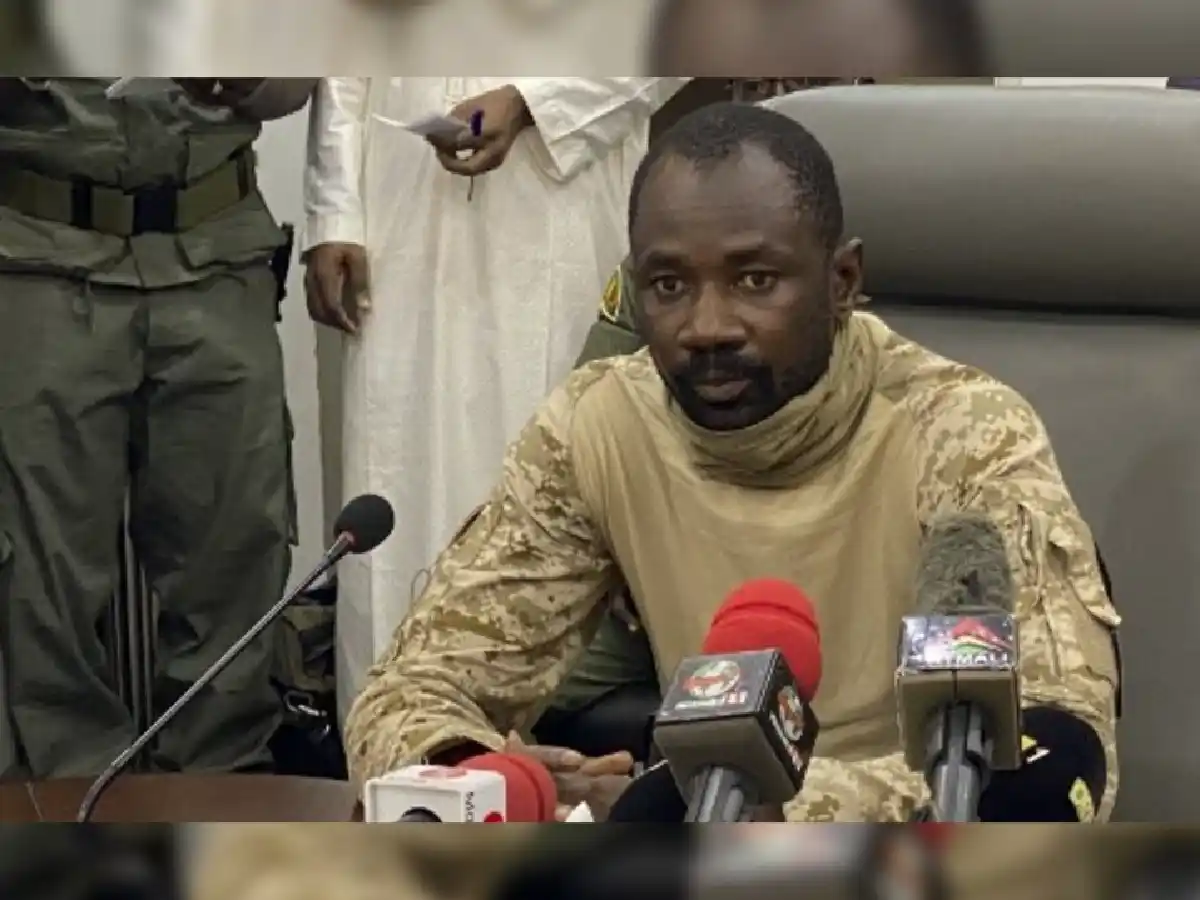 Intentan asesinar al presidente de Malí con un cuchillo