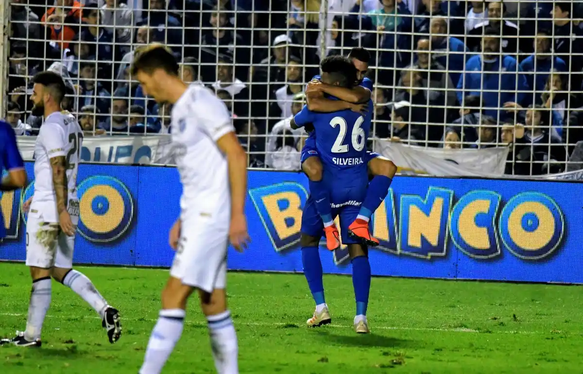 Tigre ganó en Tucumán y dio el paso hacia la final